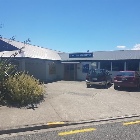 Leopard Hotel Waipukurau Bagian luar foto